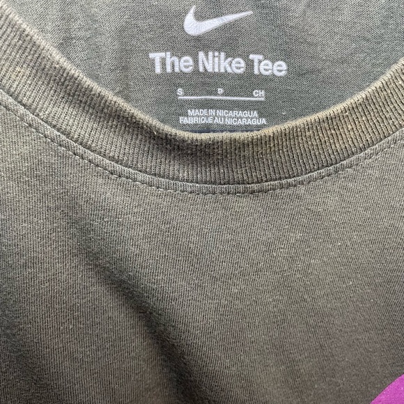 Olive vintage Nike tee. Size small. - Picture 2 of 3